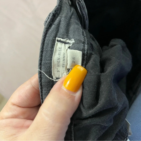 Madewell Taller 9" Mid-Rise Skinny Jeans Black Size 26 prefaded raw hem - Picture 5 of 7